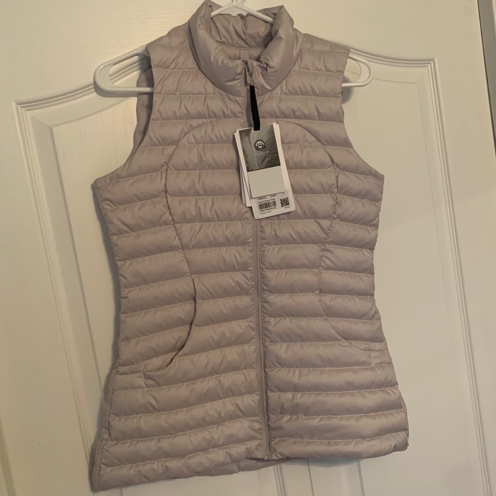 Lululemon Pack it down vest (Dune color)